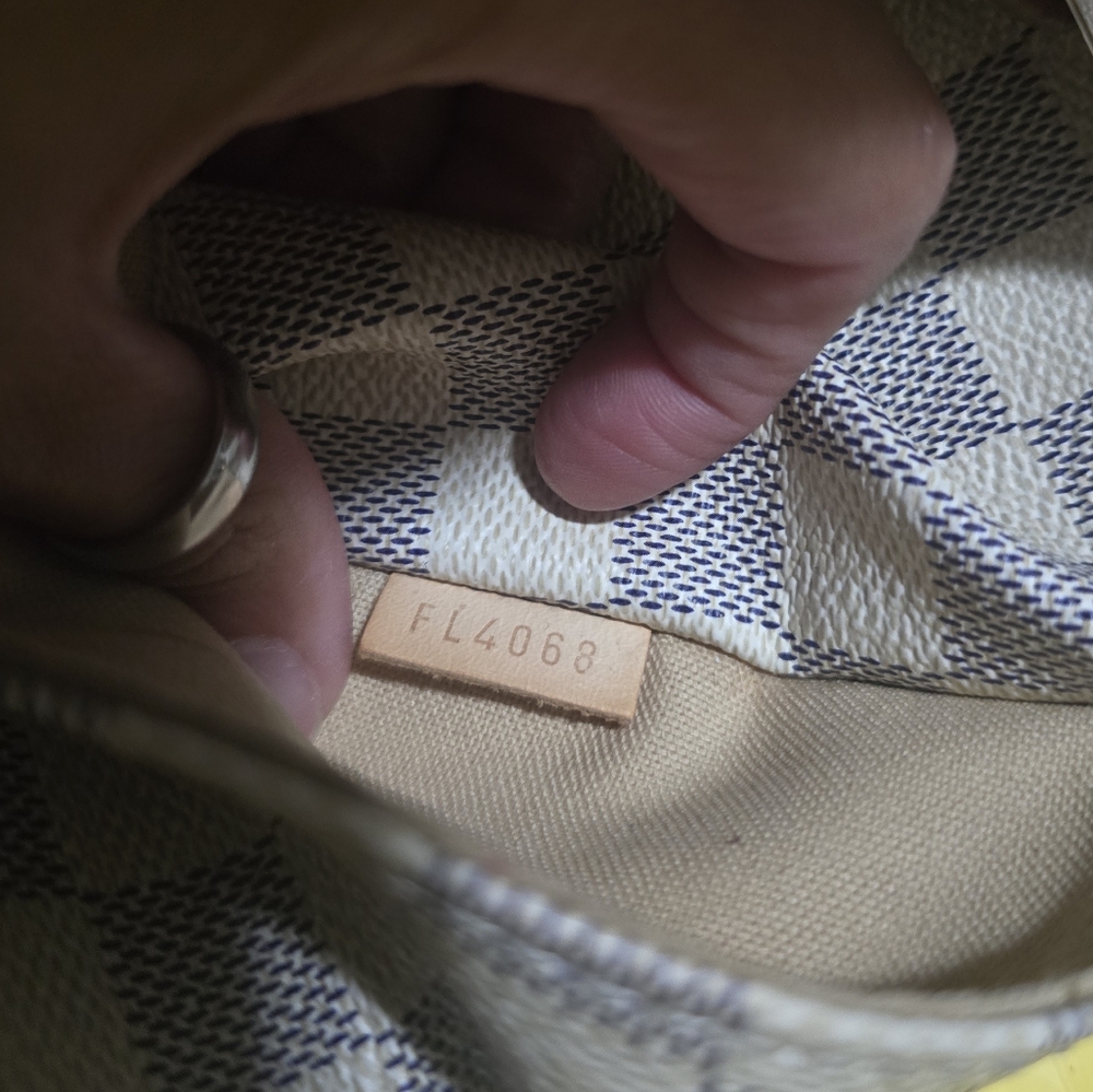 Louis Vuitton Tan and Cream Damier Azur Tote - Picture 2 of 8